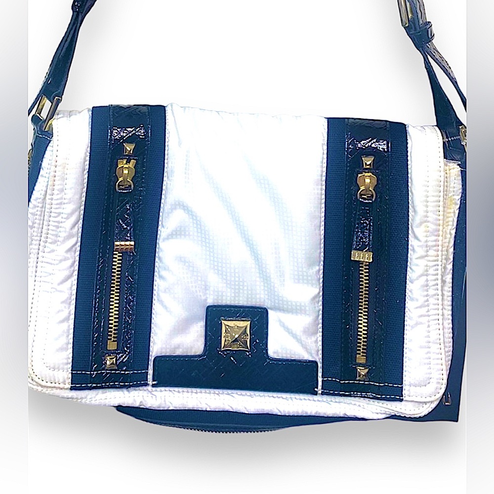 L.A.M.B. Y2K WESTWOOD MESSENGER FLAP BAG WHITE GWEN STEFANI BLACK GOLD PURSE